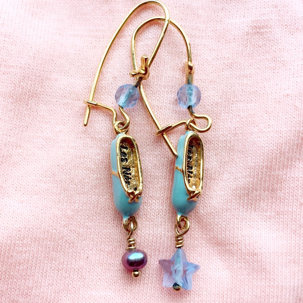 Les Néréides 🇫🇷 earrings (If you bundle, $10).